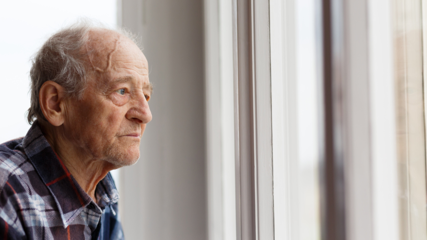 Många äldre kan känna sig både ensamma och drabbas av ångest, det vill stadsdelen Kungsholmen nu råda bot på genom en ny satsning. Foto: Shutterstock